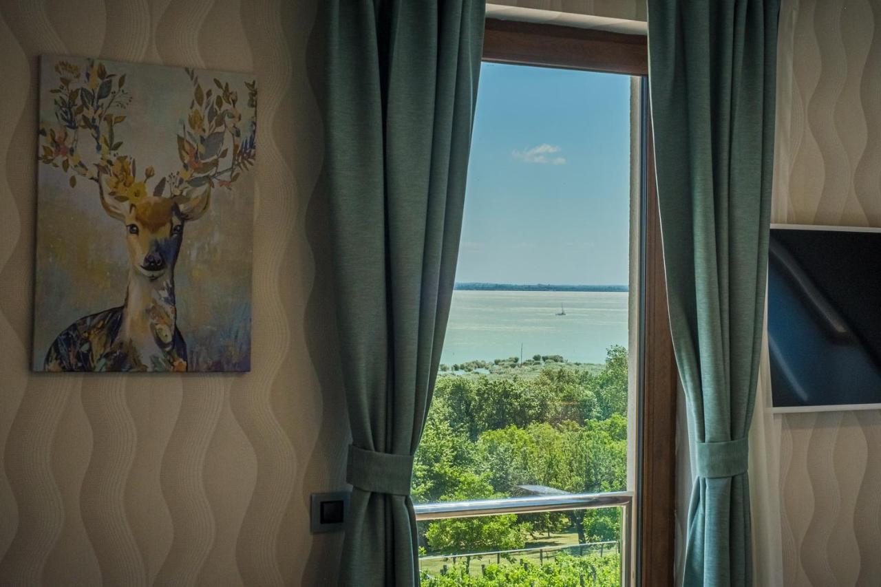 Vitis Kúria 7171 Hotel