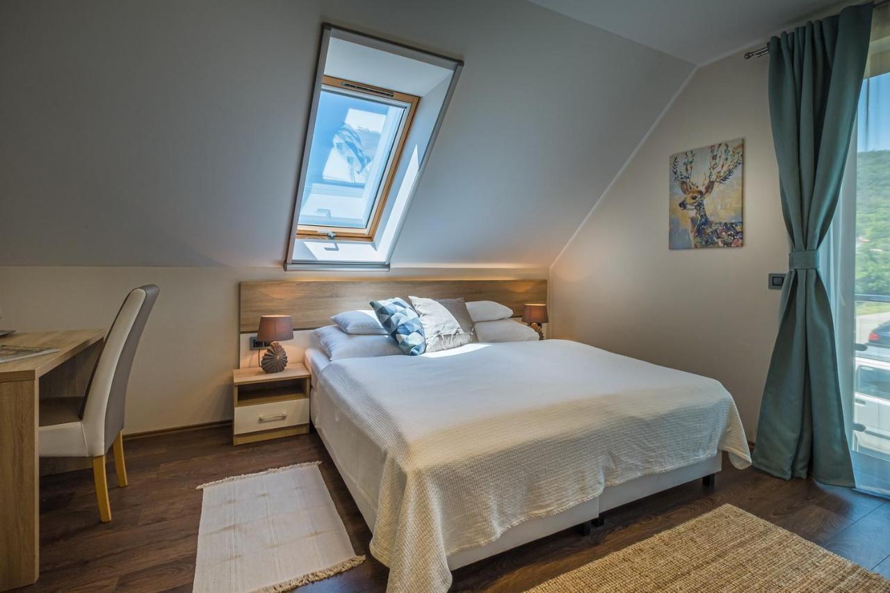 Hotel Vitis Kúria 7171 Balatonrendes